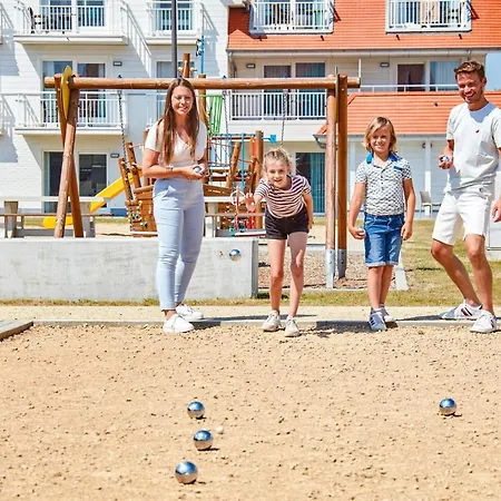 Holiday Suites Nieuwpoort * ニーウポールト