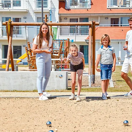 アパート Holiday Suites Nieuwpoort ニーウポールト