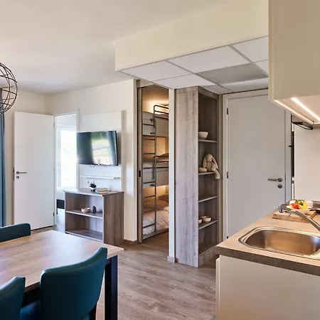 アパート Holiday Suites Nieuwpoort ニーウポールト