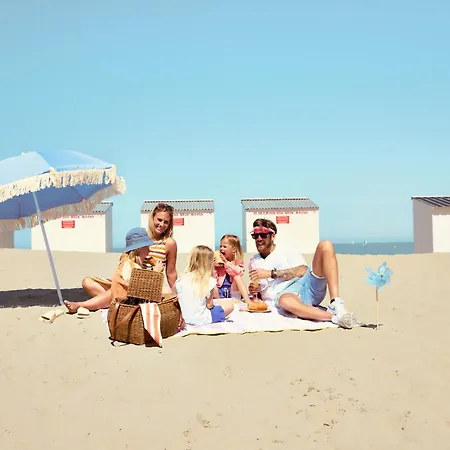 Holiday Suites Nieuwpoort * ニーウポールト